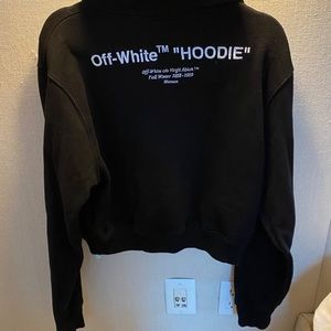 Sweater/hoodie